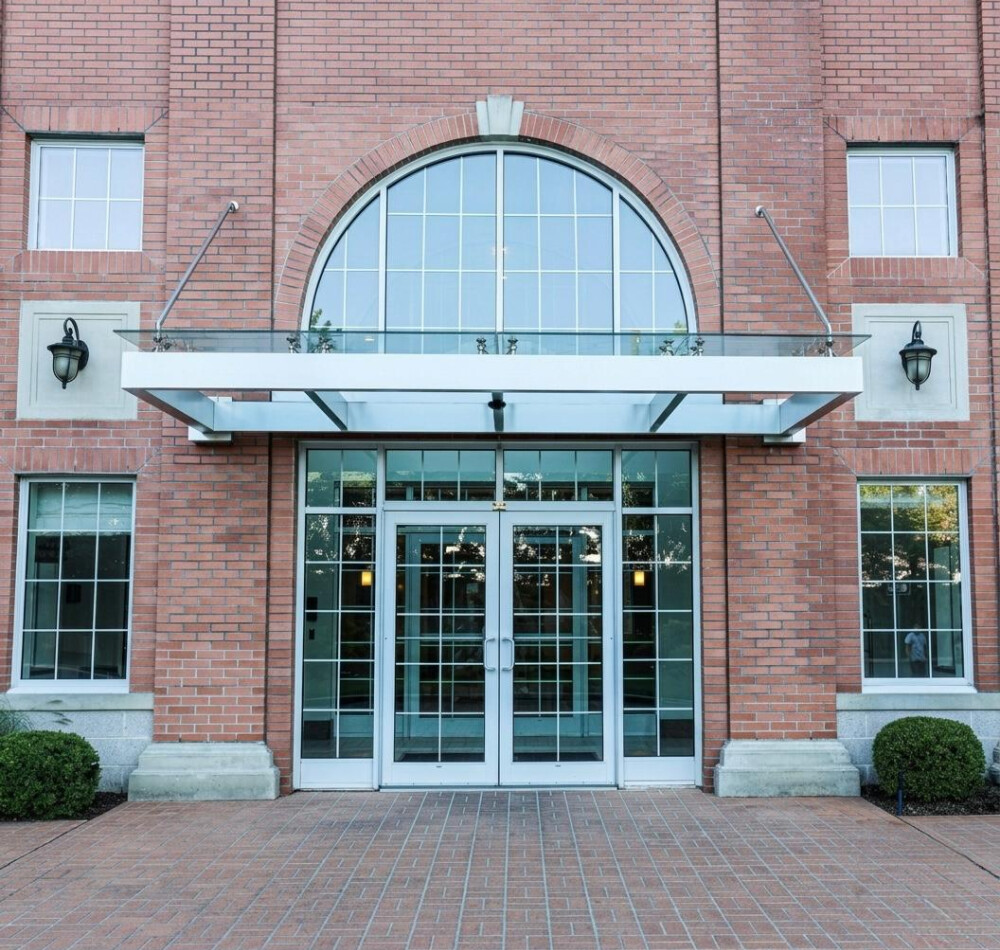 10 Byron Place – Glass Canopy & Storefront