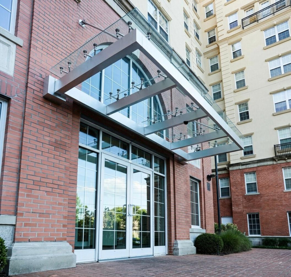 10 Byron Place – Glass Canopy & Storefront